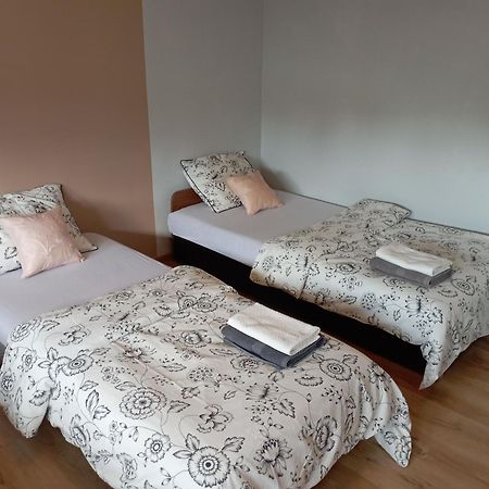 Pokoje Targowek Hotel Varşovia Exterior foto