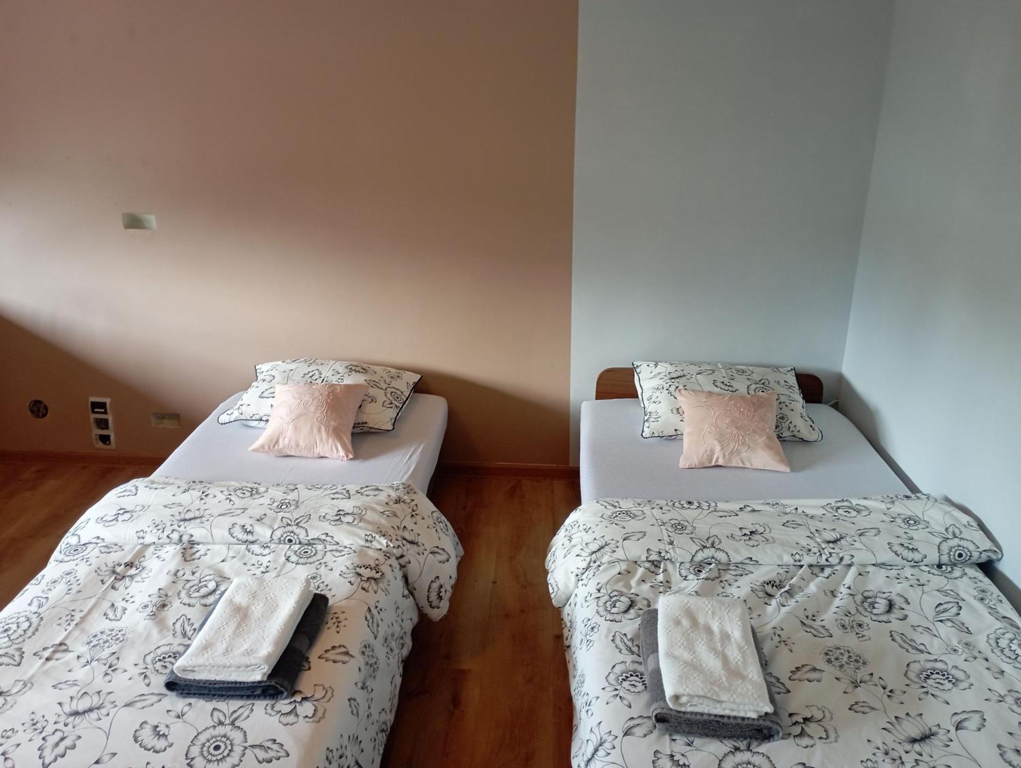 Pokoje Targowek Hotel Varşovia Exterior foto